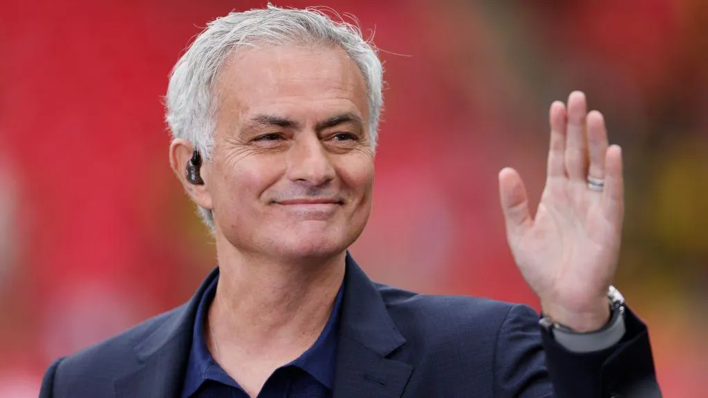 Which person says no to this Portuguese giant? - The Special One touches down for talks